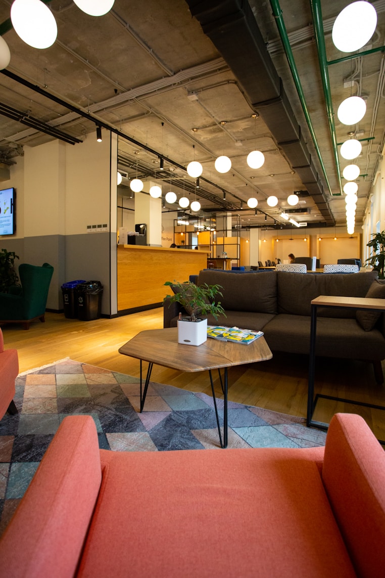 CommunSide coworking lounge